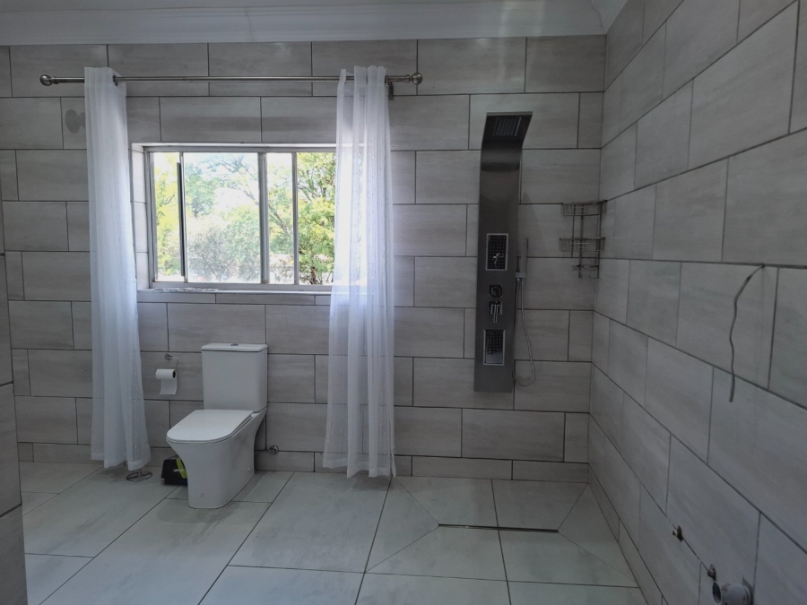 5 Bedroom Property for Sale in Rayton Free State